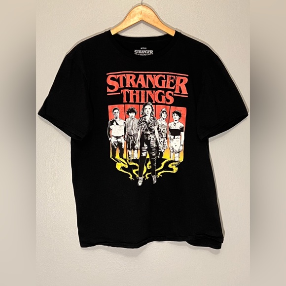 Stranger Things Netflix Series T Shirt Unisex Adult Size 42/44 - Picture 1 of 3